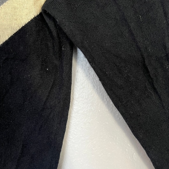 L'agence Black Cashmere Wooln Pullover Sweater Size XS Blue Gray Chevron Stripes - Picture 9 of 12